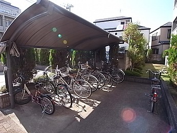 屋根付きの駐輪場！