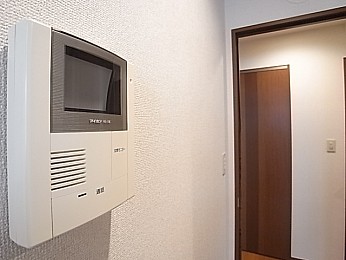 来客はモニターホンで確認してから！