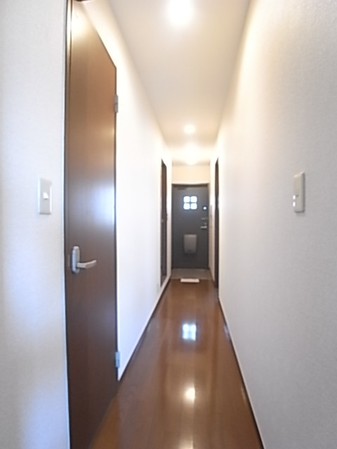 廊下が長く、広さがより一層引き立ちます！幅82.2×奥560×高さ240