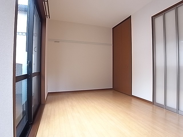 床はクッションフロア採用