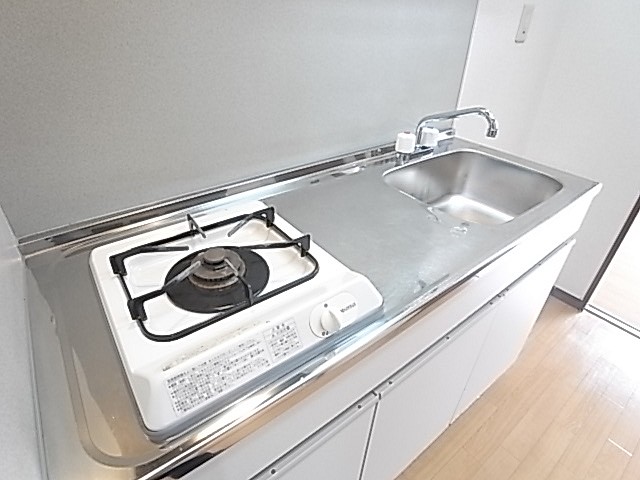 キッチンはビルトインコンロ１口付き