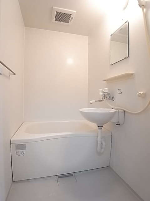 一人暮らしには十分な広さの浴室！