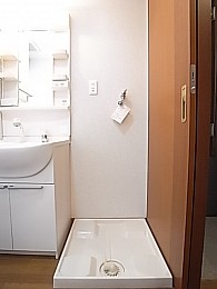 防水パン付きの洗濯機置場。
