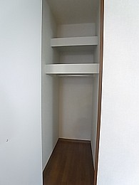 洋室の収納はクローゼット！