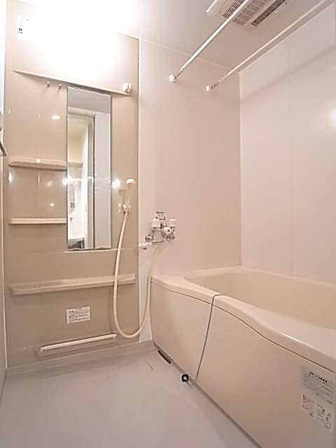 一日の疲れを癒すバスルーム♪ゆったり感が嬉しい