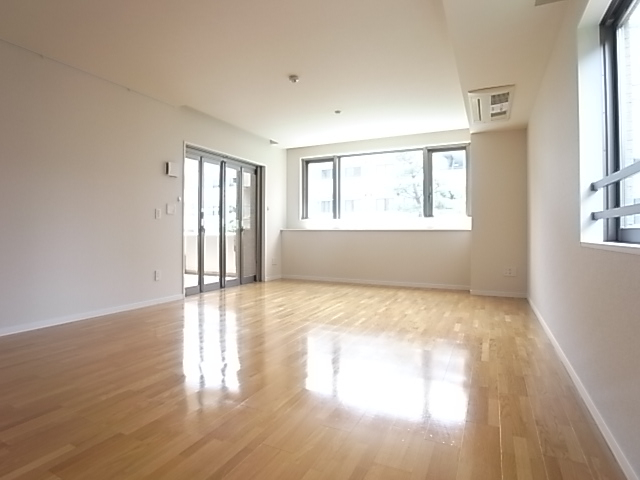 3方窓（東・南・西）で明るく風通しが良好！