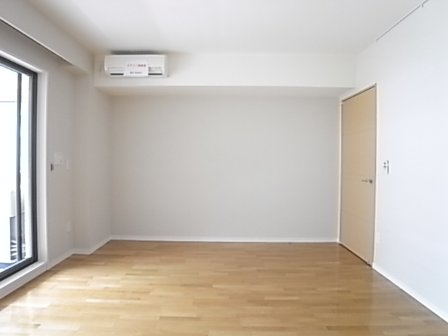 窓先からは緑が見えて気持ちが良いです。