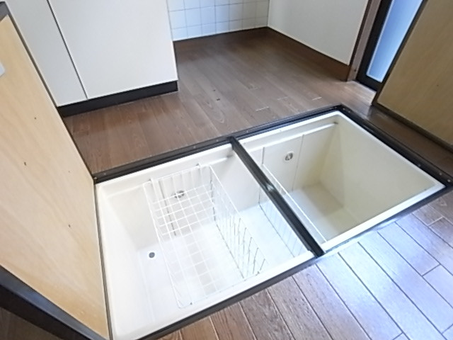 床下収納も大き目！