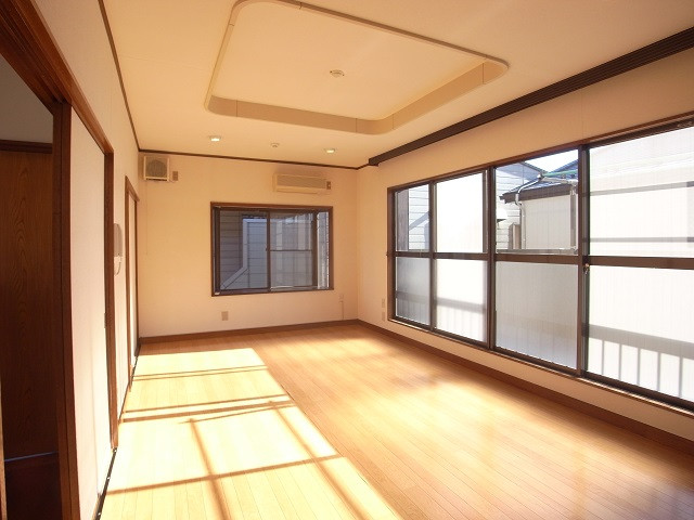 2階洋室は余裕の10.5帖！