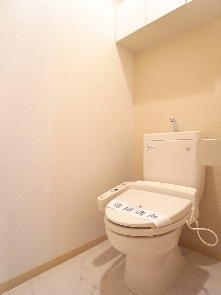 温水洗浄便座付きのトイレ！