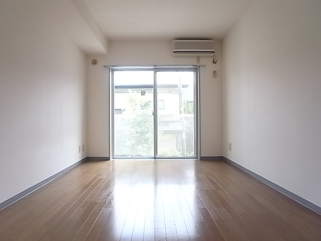 南向きで明るいお部屋です。