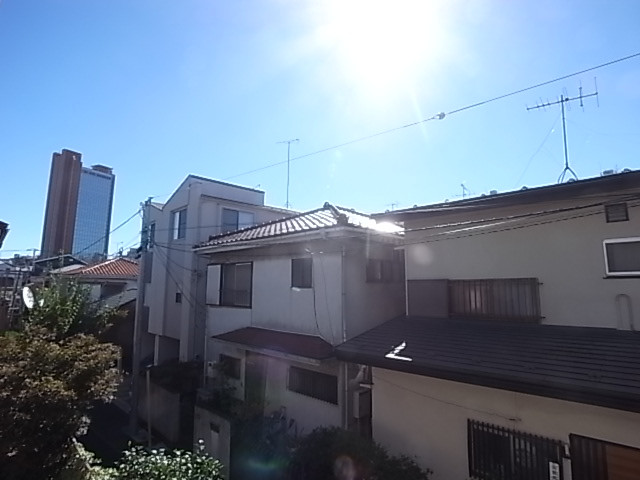 東南方面の眺望。　朝からしっかりと日差しがある。