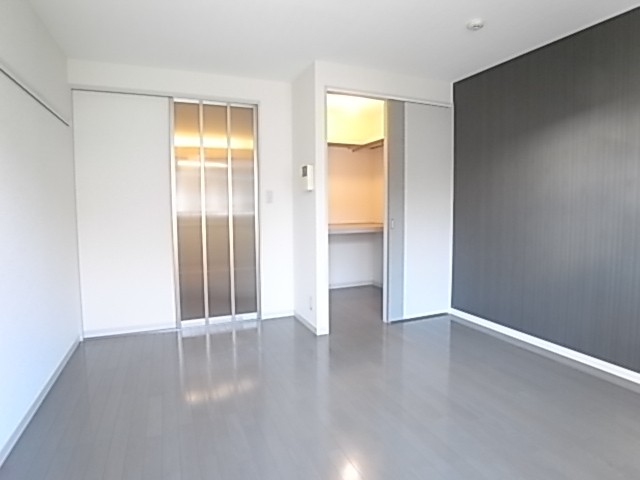 南向きで明るい洋室！