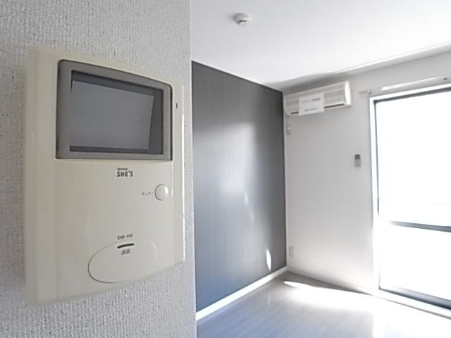 来客はまずモニターホンで確認を！