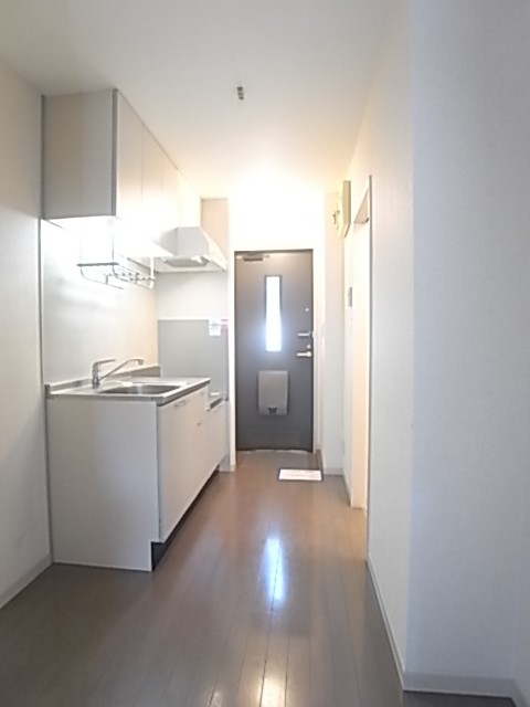 お部屋から玄関方面を撮影！