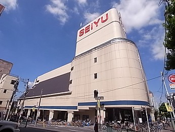 最寄りのスーパー「西友」は食品街が24時間営業