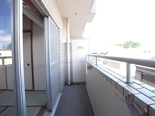 南向きで日当たりのよいバルコニー！