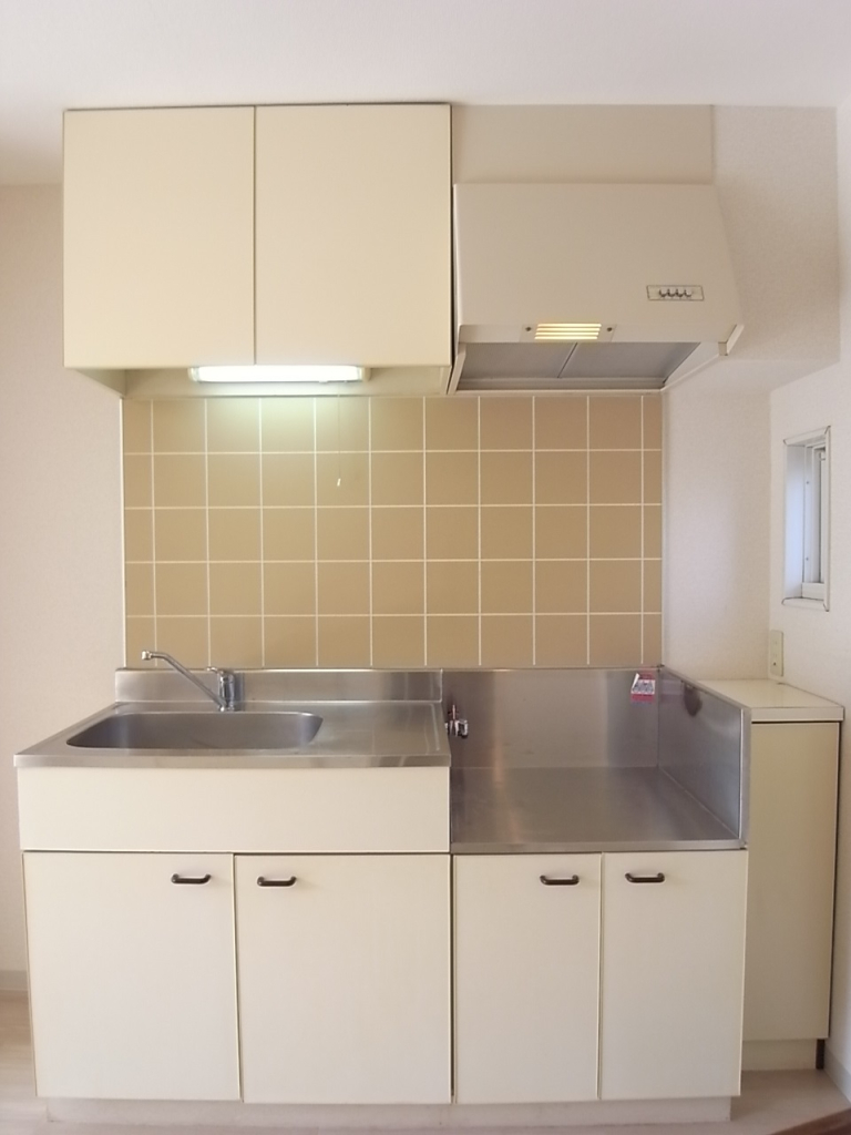 収納スペースも多いキッチン！