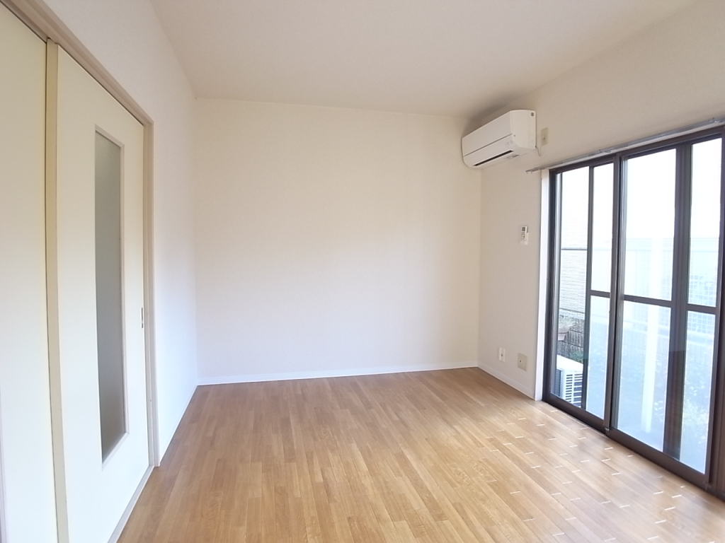 6.7帖の明るい洋室！