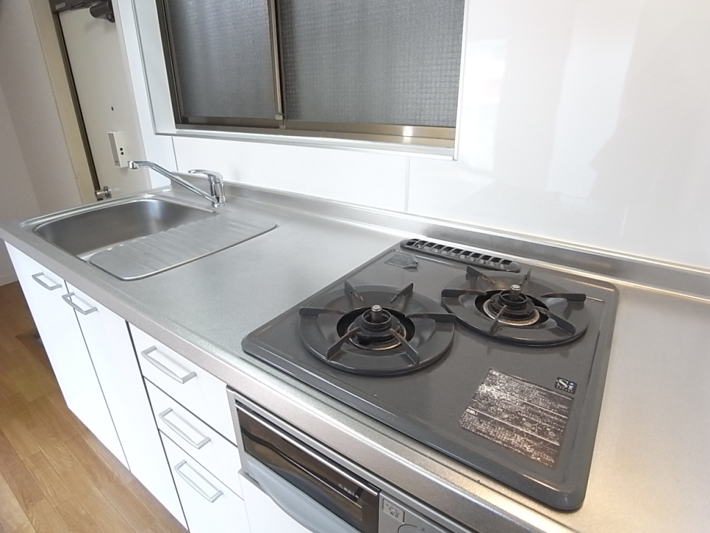 システムキッチンガス2口コンログリル付き！