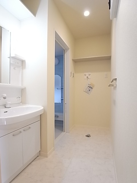 洗面脱衣所はファミリーでもゆとりがある広さ！