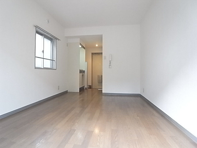 閑静な住宅地で室内がとても静か。