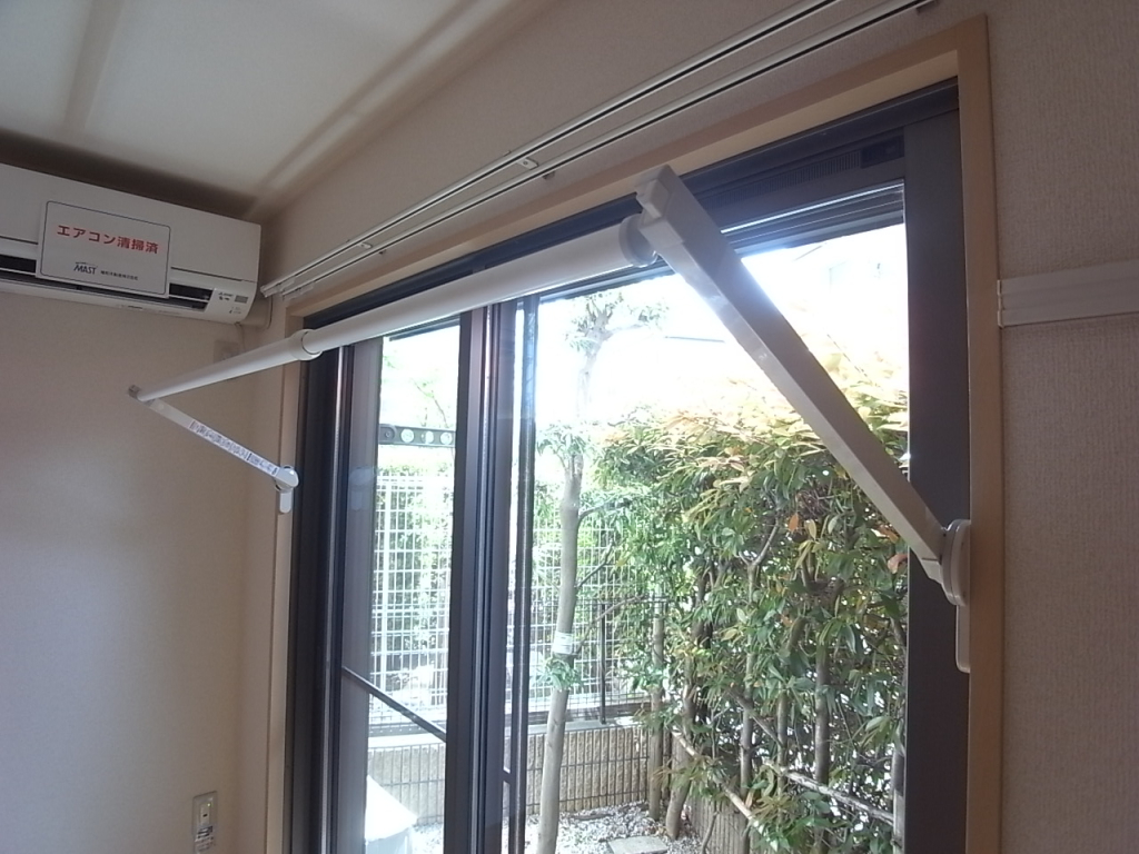 雨の日にも重宝する室内物干し具！