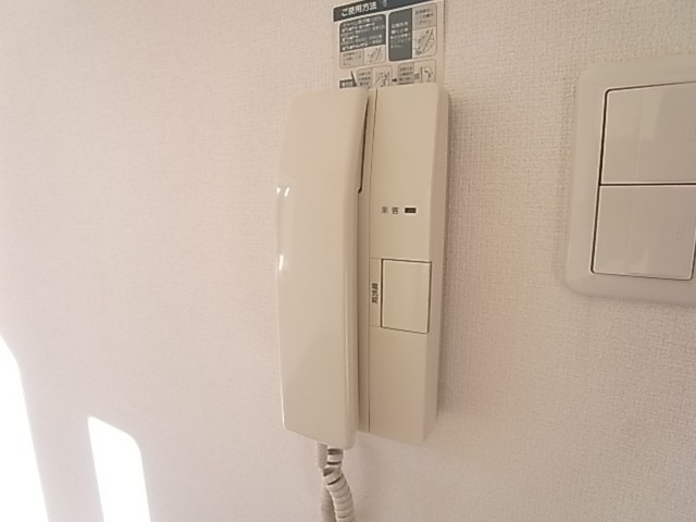 来客はインターホンで確認してから！（写真は204号室のもの）