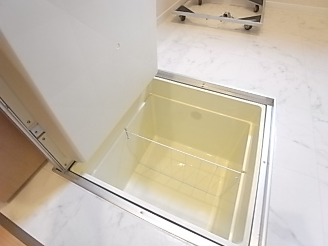 買い置きの保管に便利な床下収納！