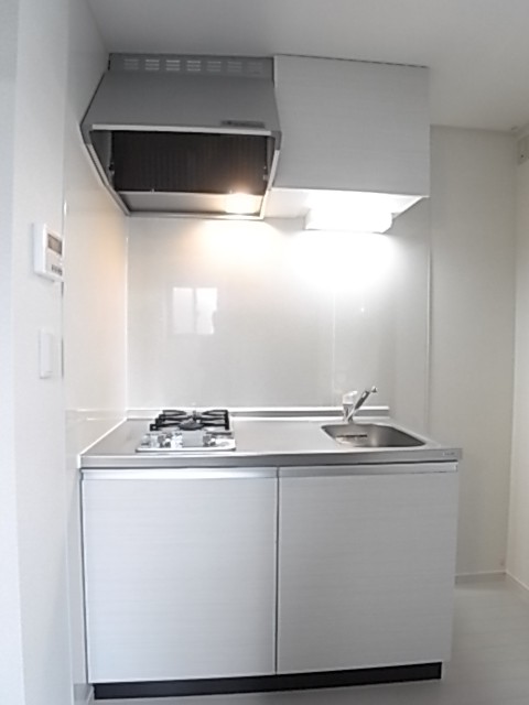 ホワイトが基調のキッチン！