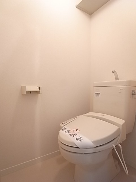 温水洗浄便座付きのトイレです！