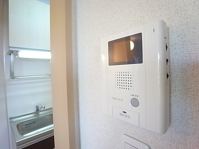 来客はまずモニターホンで確認を！