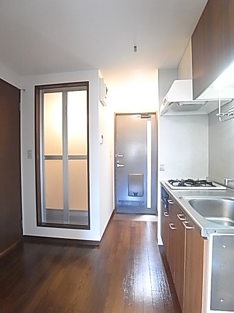 室内から玄関方向を撮影！