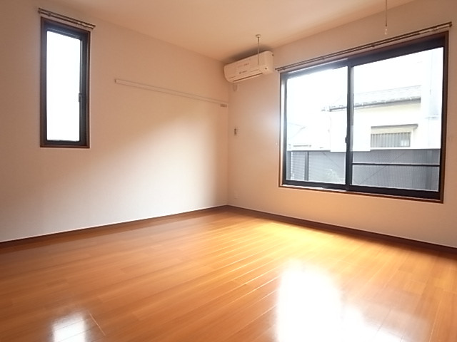 南向き、2面採光で明るいお部屋！