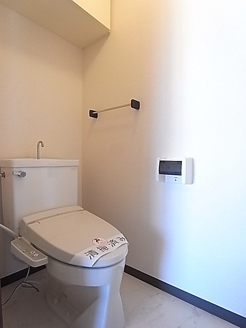 温水洗浄便座付きのトイレ！