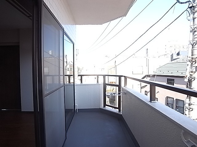 バルコニーは東面！