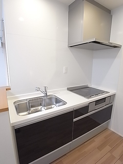 大きめの収納が使いやすいキッチン！