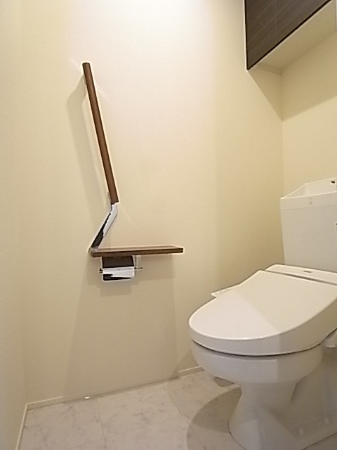 温水洗浄便座付きのトイレ！