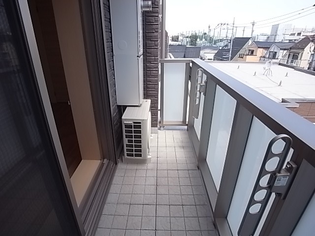 東向きのバルコニーはよく日が当たります！