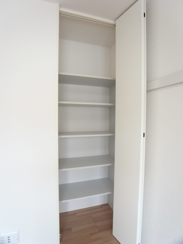 洋室にはもう一つの収納があります！
