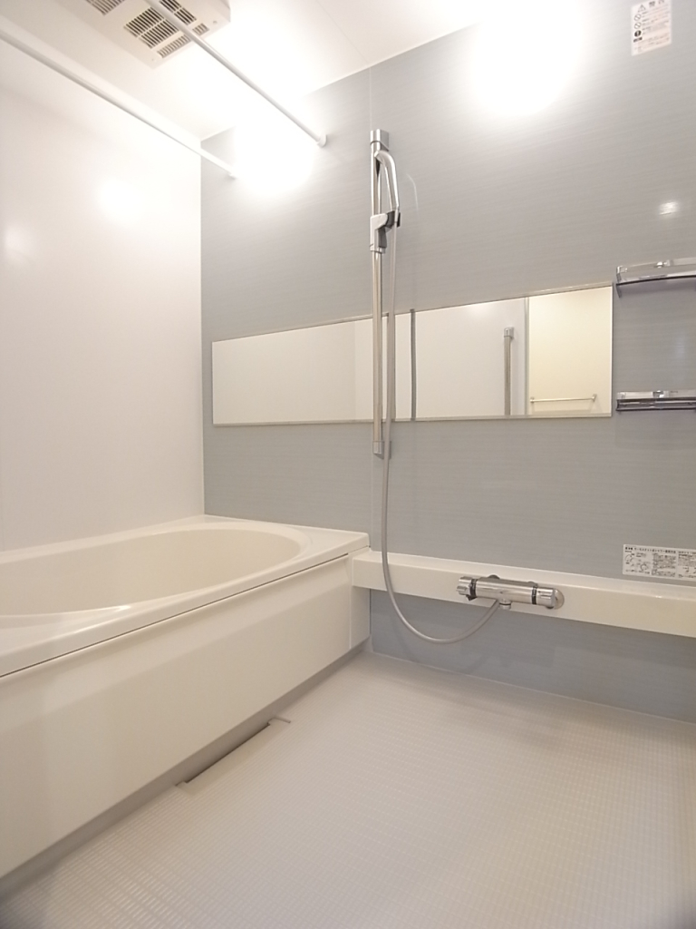 追い焚き・乾燥機能付きの浴室！一日の疲れを癒して下さい♪