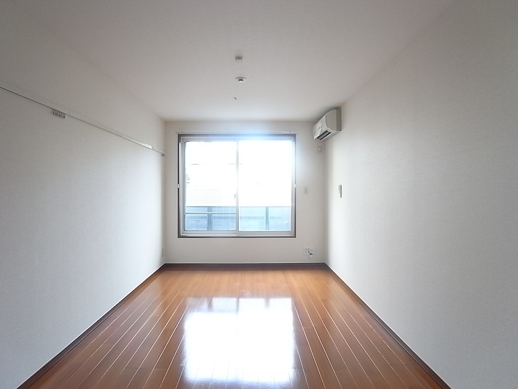 7.6帖の洋室は使い応えがあります！幅252.3×奥435×高228