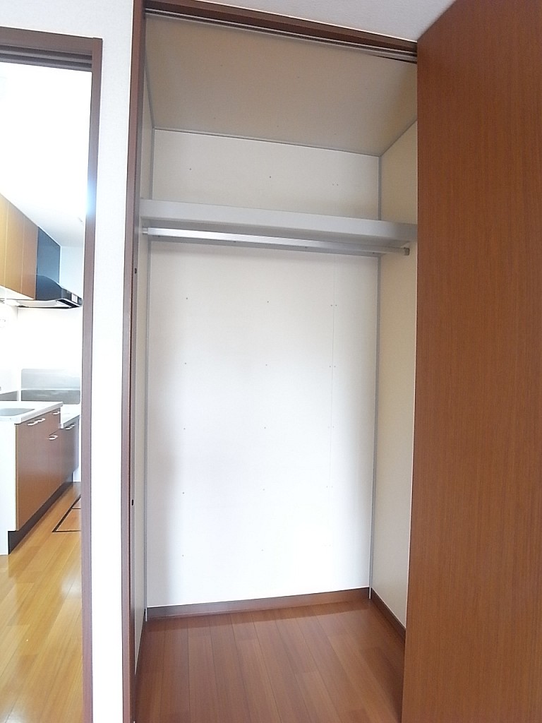 荷物をしっかりしまっておけるクローゼット！幅112.5×奥73.1×高228