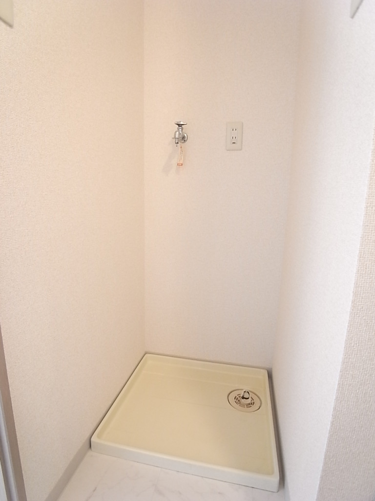 防水パン付きの洗濯機置場で水漏れの心配を軽減！