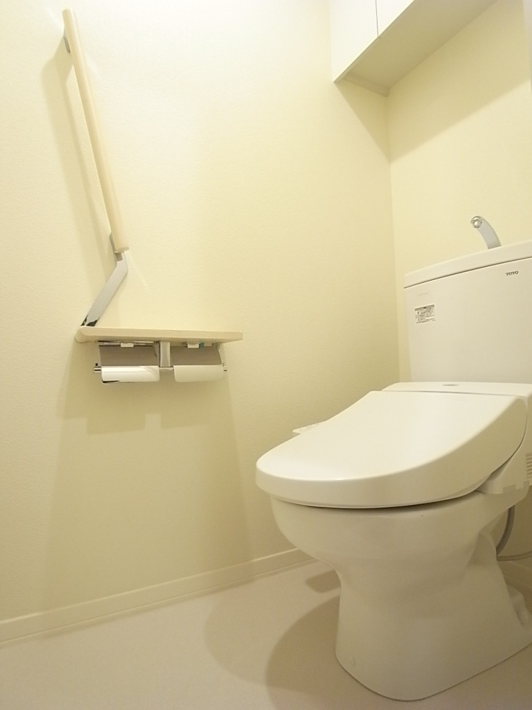 清潔感のあるトイレは温水洗浄便座！