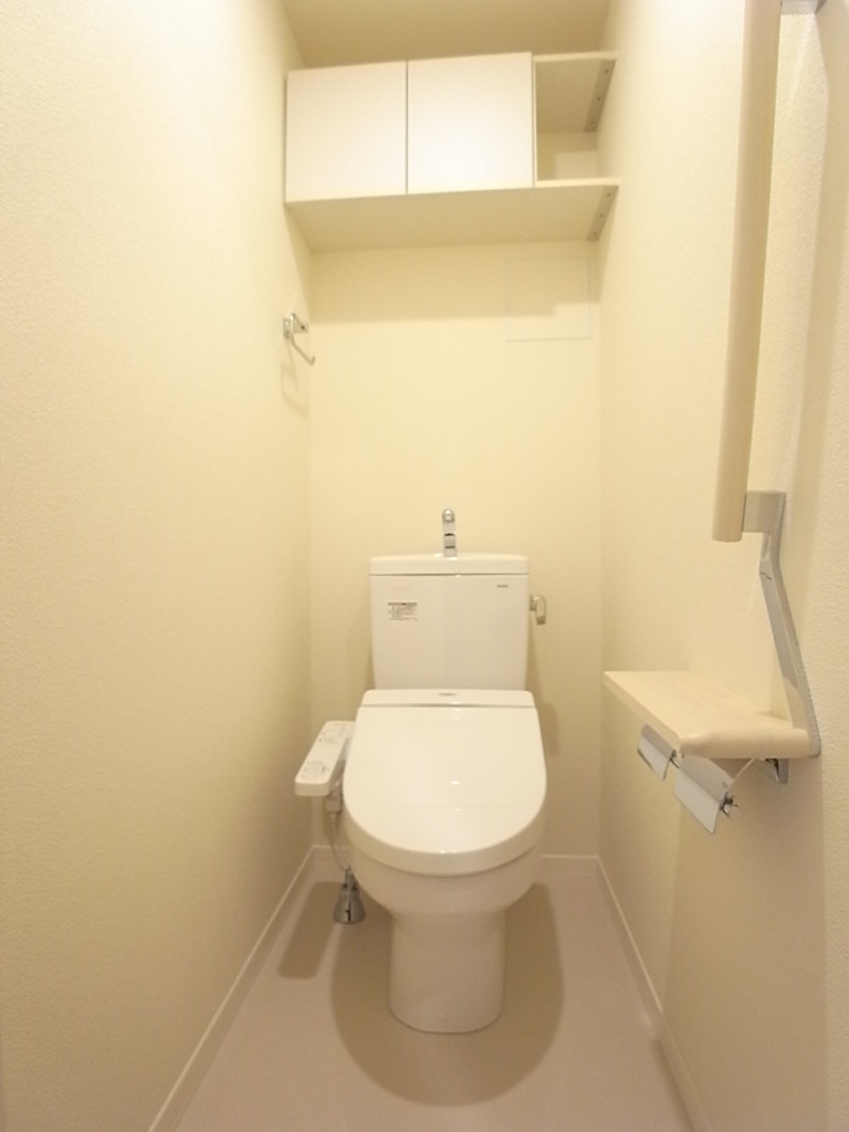 清潔感のあるトイレは温水洗浄便座！