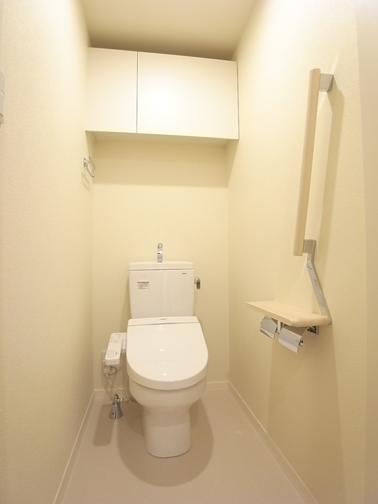 清潔感のあるトイレは温水洗浄便座！