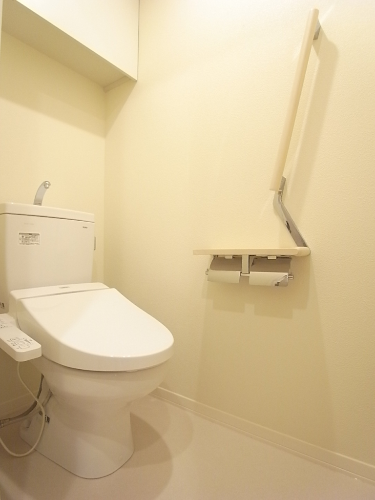 清潔感のあるトイレは温水洗浄便座！