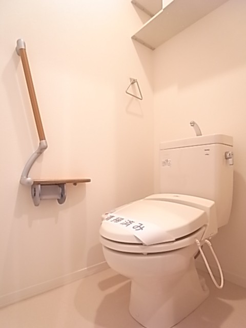 もはや当たり前の温水洗浄便座。