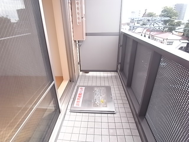 西向きのバルコニーは午後によく日が当たります！